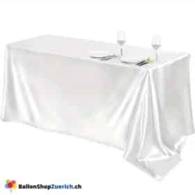 Скатерть из белой атласной ткани
