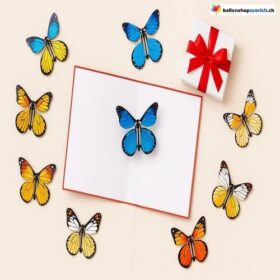 fliegende schmetterling