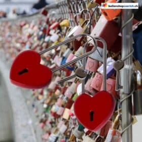 Herzförmiges Liebesschloss für z.B. die Mühle Steg Brücke in Zürich - Ewige Liebe