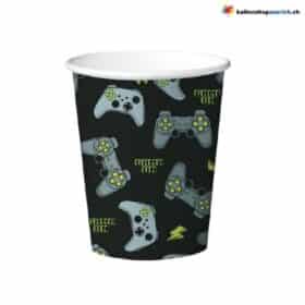 Jogo de jogos com copo descartável ligado